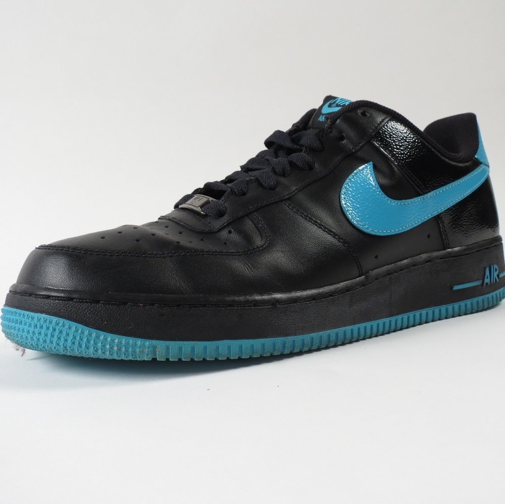 Nike air low top sneakers